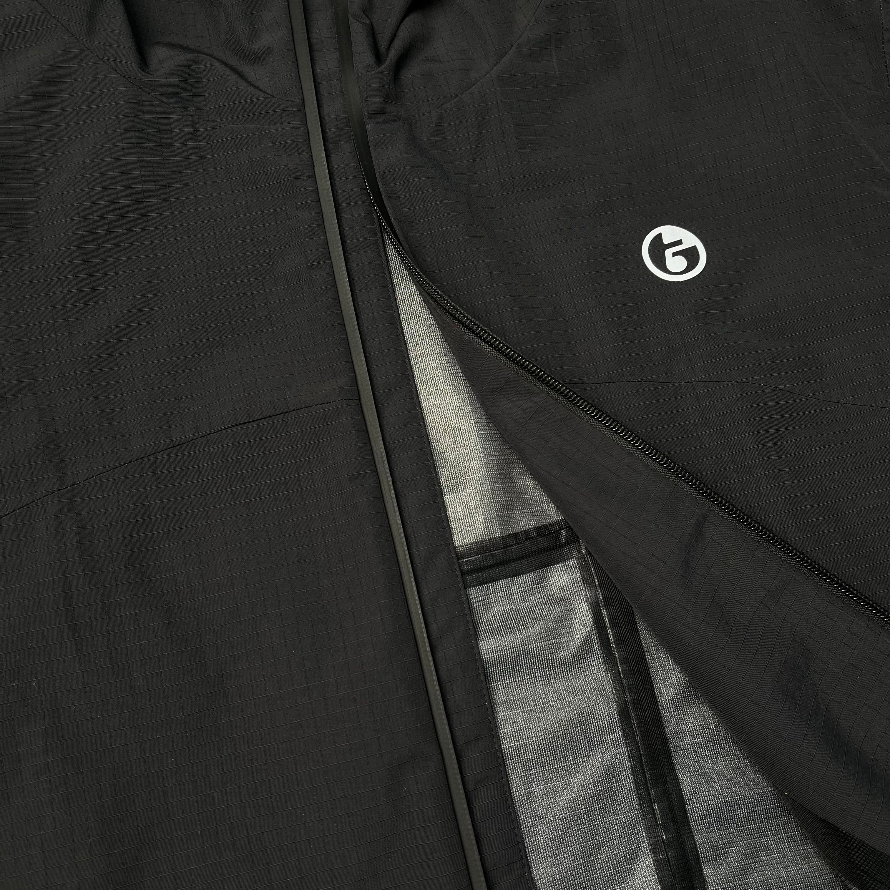 BLACK HARDSHELL JACKET 1.0 tern®