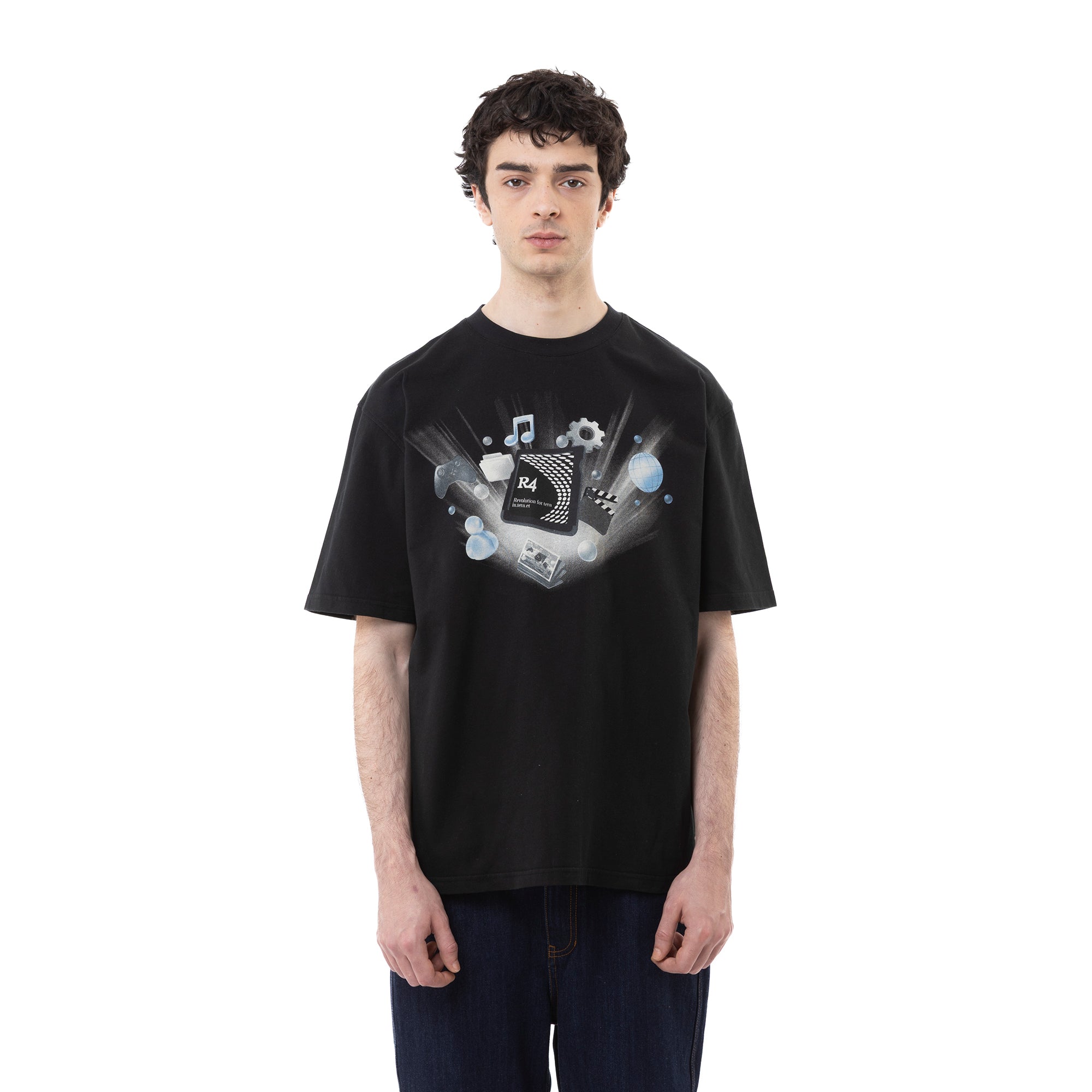 R4 FRUTIGER AERO GRAPHIC TEE tern®
